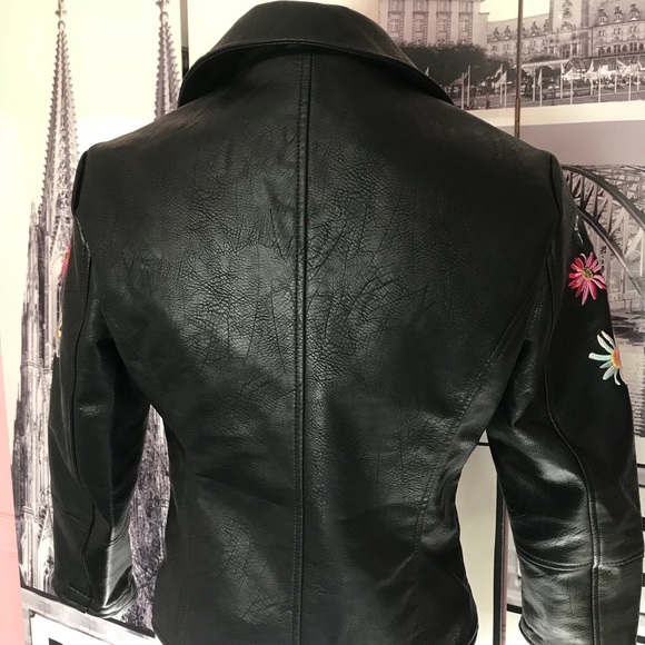 SOLD - Picture 2 of 8